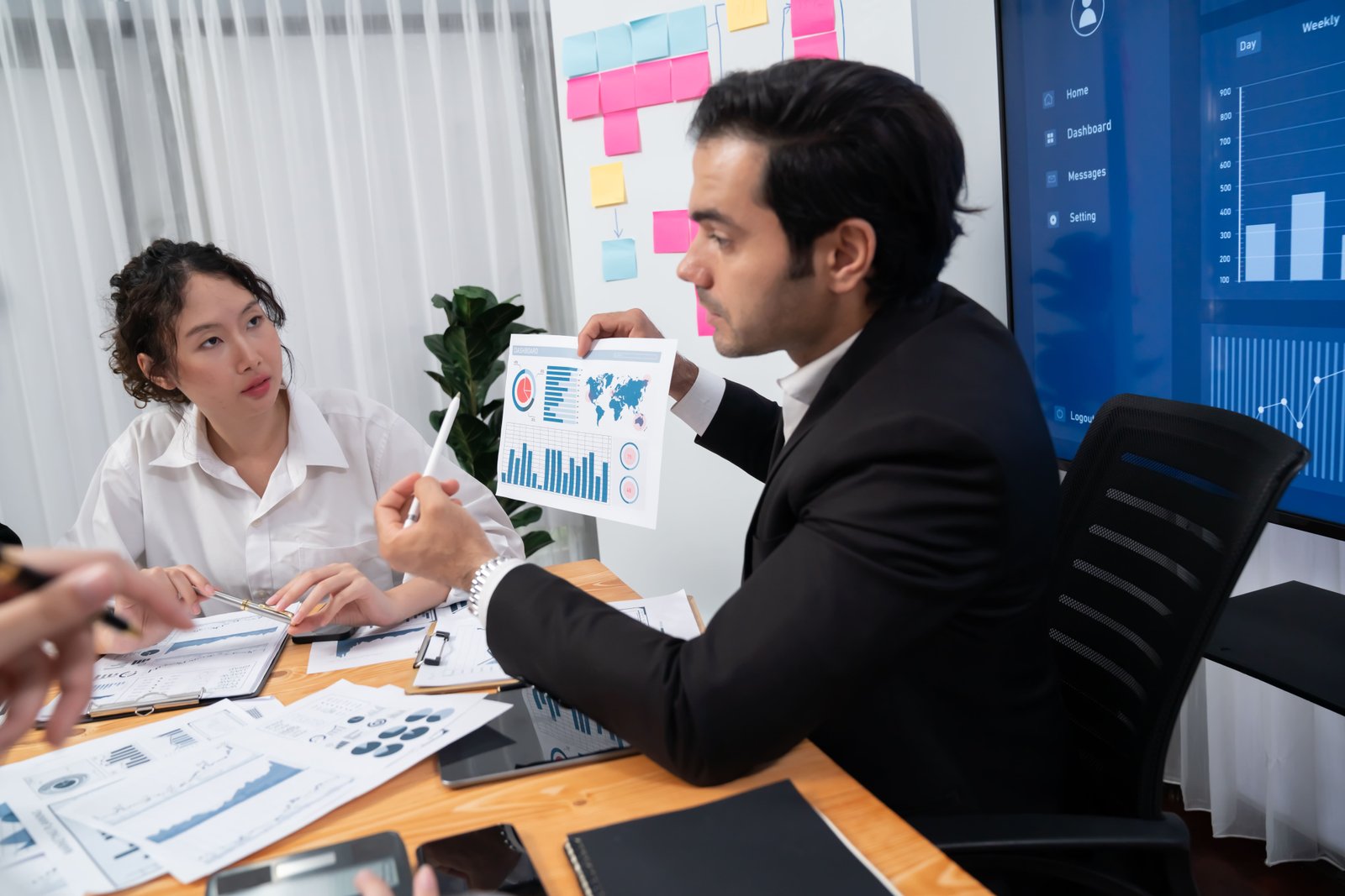 Best CRM for Consulting Firms: Features & Benefits You Need